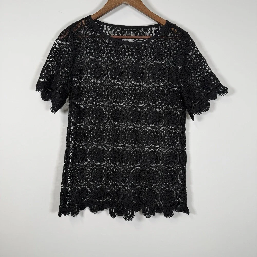 Banana Republic Crochet‎ Floral Top Women's S Black Retro 90s Y2K Casual